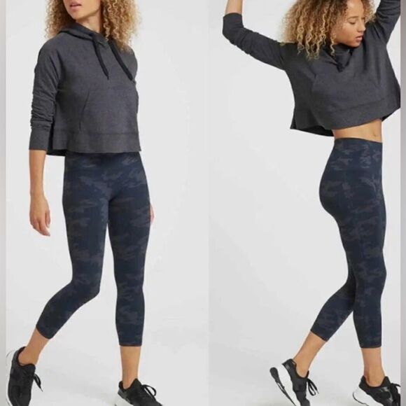 SPANX Dark Grey & Black Look at Me Now Seamless Cropped Tummy Control Leggings - Picture 1 of 7